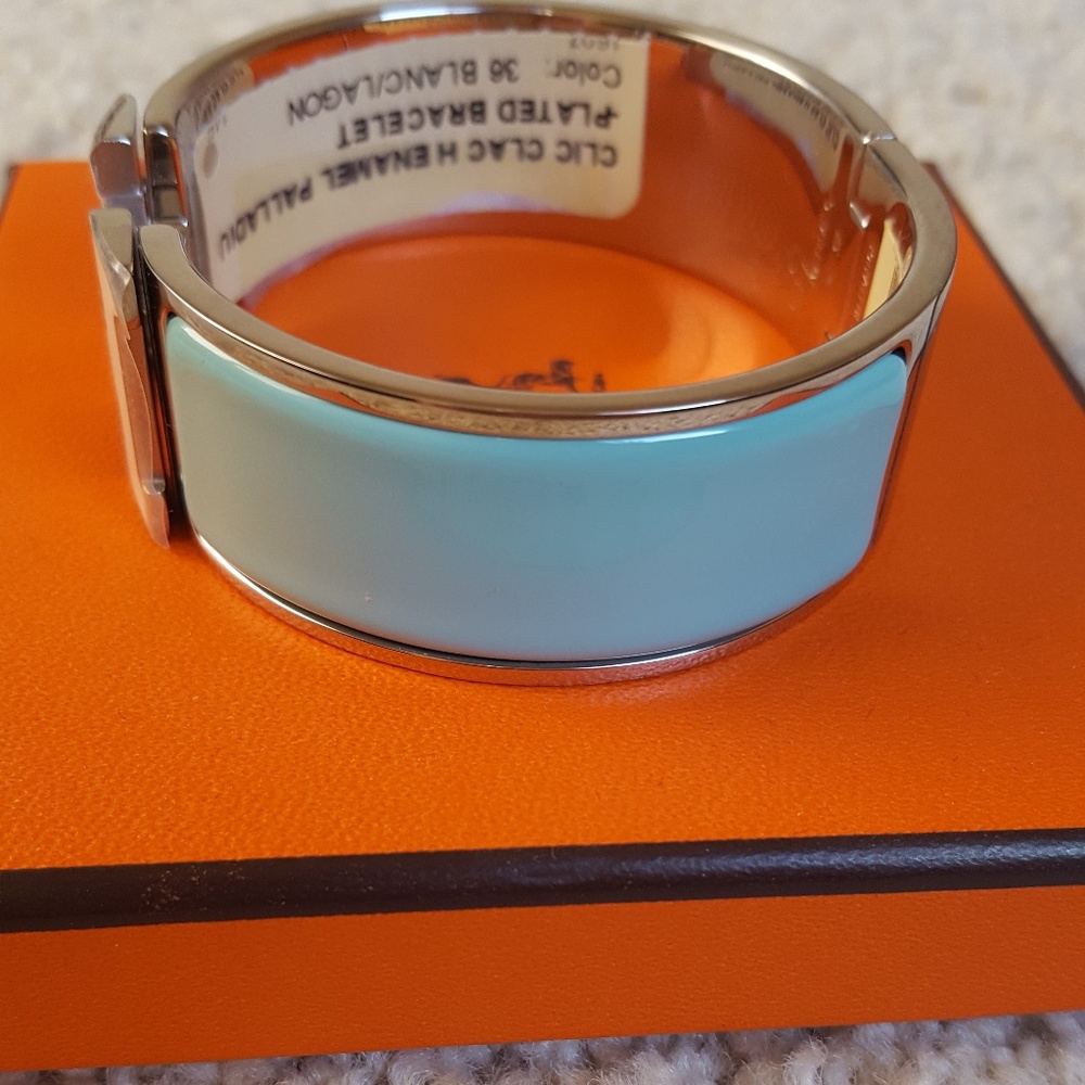 ***SOLD*** NWT Auth HERMES Lagon Clic Clac, sz PM - Picture 8 of 8